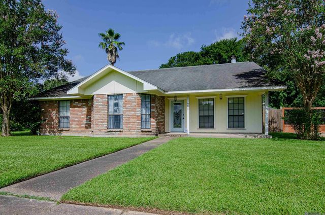6647 Maple St, Zachary, LA 70791
