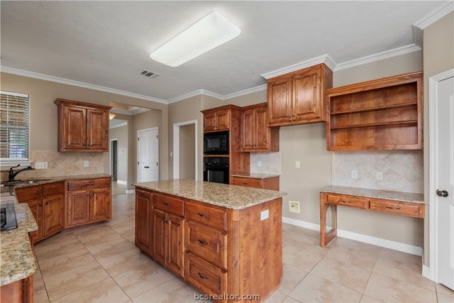 1904 Debbie Drive, Bryan, TX 77802