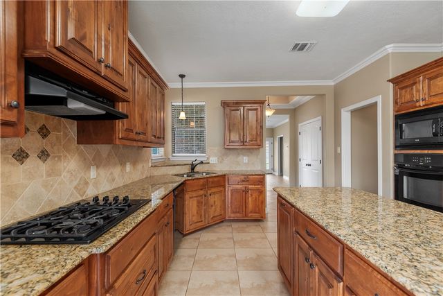 1904 Debbie Drive, Bryan, TX 77802