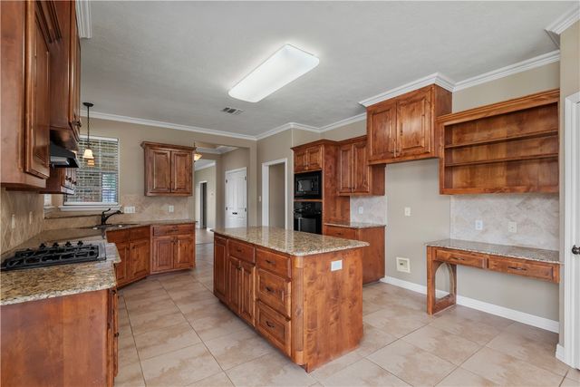 1904 Debbie Drive, Bryan, TX 77802