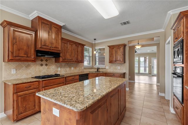 1904 Debbie Drive, Bryan, TX 77802