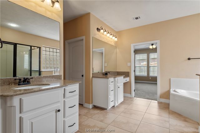 1904 Debbie Drive, Bryan, TX 77802