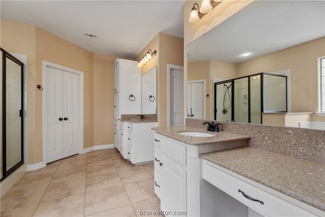 1904 Debbie Drive, Bryan, TX 77802