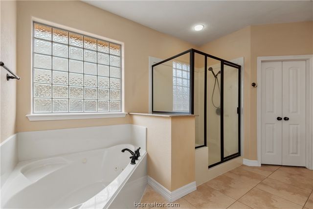 1904 Debbie Drive, Bryan, TX 77802