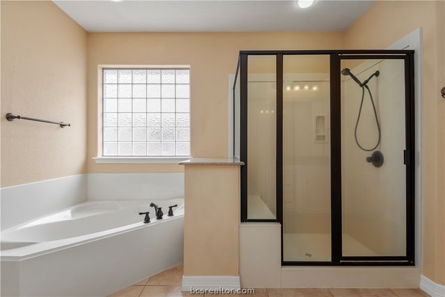 1904 Debbie Drive, Bryan, TX 77802