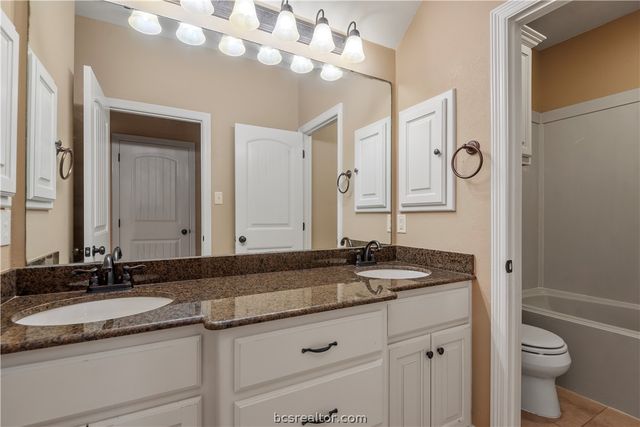 1904 Debbie Drive, Bryan, TX 77802