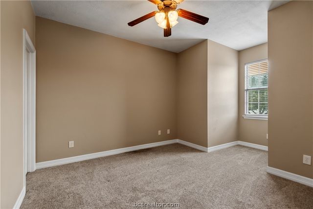 1904 Debbie Drive, Bryan, TX 77802