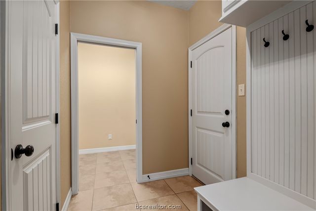 1904 Debbie Drive, Bryan, TX 77802