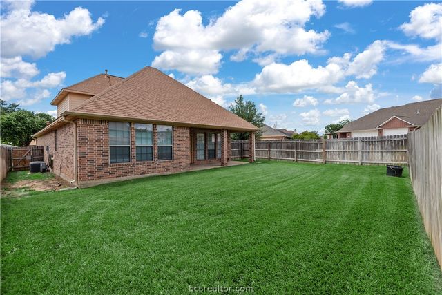 1904 Debbie Drive, Bryan, TX 77802