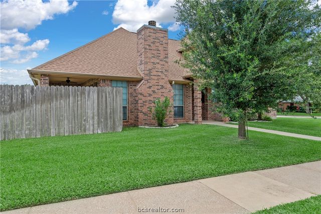 1904 Debbie Drive, Bryan, TX 77802
