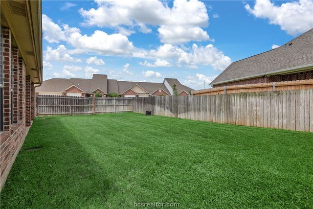 1904 Debbie Drive, Bryan, TX 77802