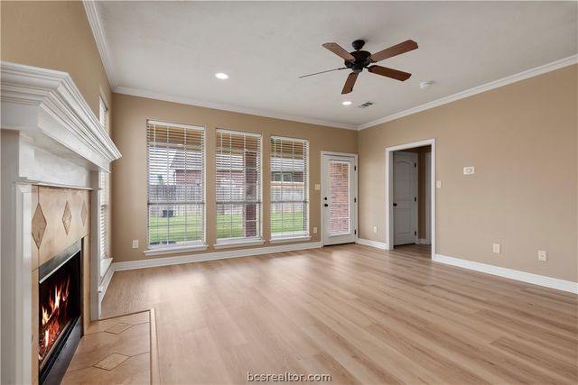 1904 Debbie Drive, Bryan, TX 77802