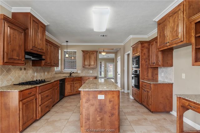 1904 Debbie Drive, Bryan, TX 77802