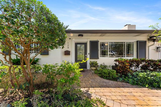 124 Bonnie Briar Lane, Delray Beach, FL 33444