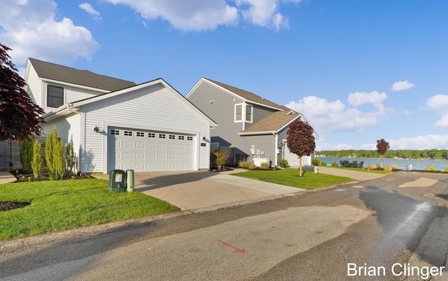 409 W Robinson Drive, Whitehall, MI 49461