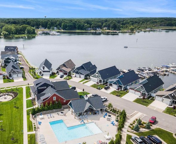 409 W Robinson Drive, Whitehall, MI 49461