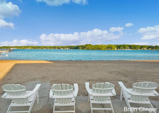 409 W Robinson Drive, Whitehall, MI 49461