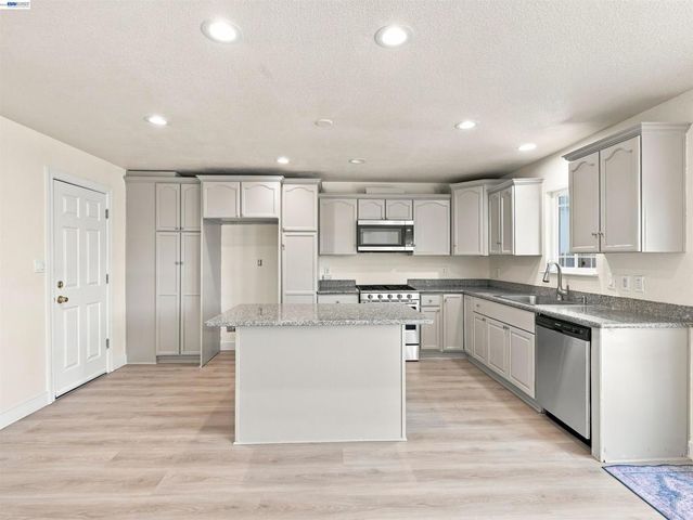 112 Jimno Ave, Pittsburg, CA 94565