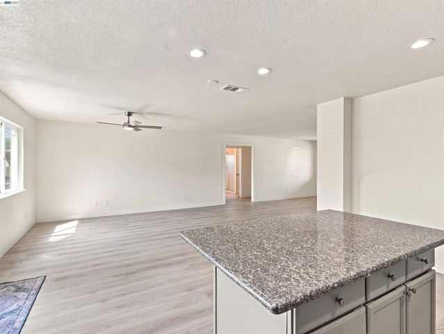 112 Jimno Ave, Pittsburg, CA 94565