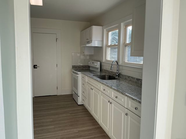 35 West Street, Cromwell, CT 06416