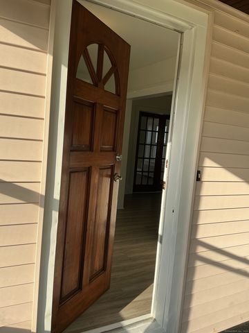 35 West Street, Cromwell, CT 06416