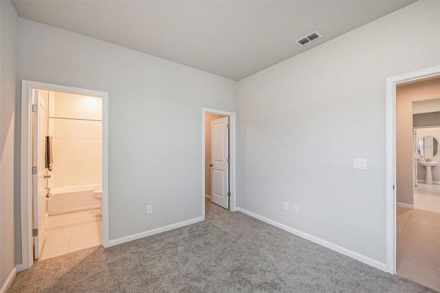 2326 VILLAGE AMBLE LOOP, Lutz, FL 33558