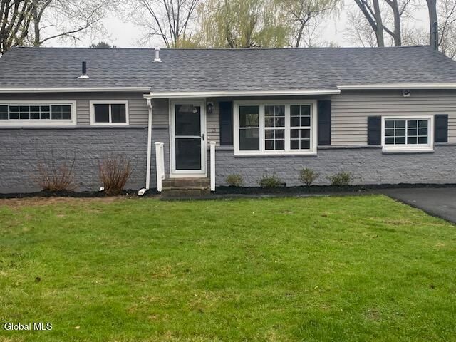 13 Winslow Drive, Colonie, NY 12309