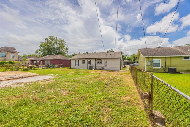 5007 Northridge Drive, Houston, TX 77033