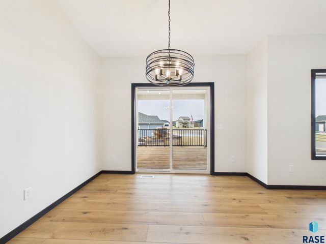 6808 E Dugout Ln Lane, Sioux Falls, SD 57110