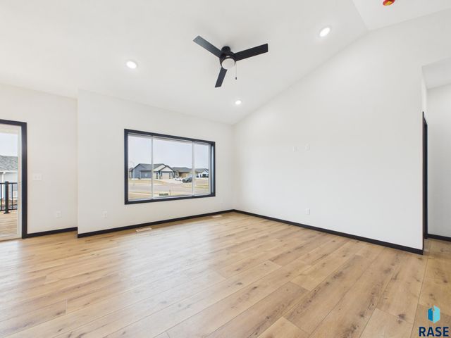 6808 E Dugout Ln Lane, Sioux Falls, SD 57110