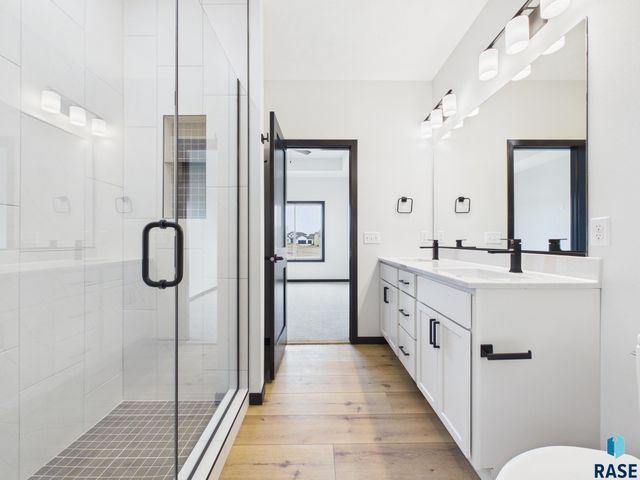 6808 E Dugout Ln Lane, Sioux Falls, SD 57110