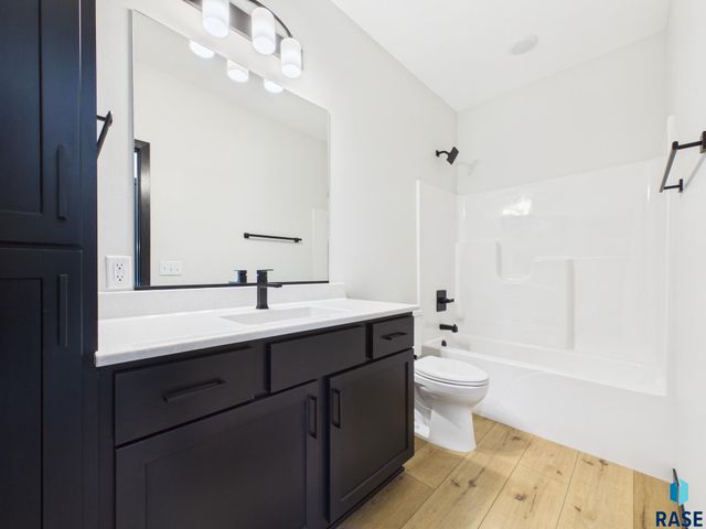 6808 E Dugout Ln Lane, Sioux Falls, SD 57110