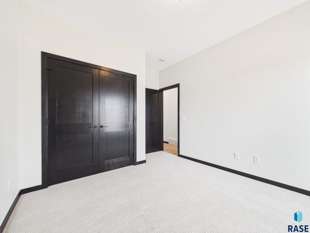 6808 E Dugout Ln Lane, Sioux Falls, SD 57110