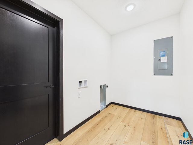 6808 E Dugout Ln Lane, Sioux Falls, SD 57110