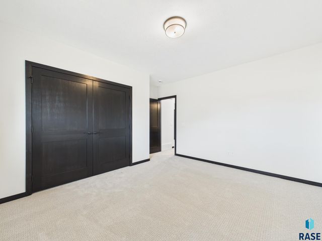 6808 E Dugout Ln Lane, Sioux Falls, SD 57110