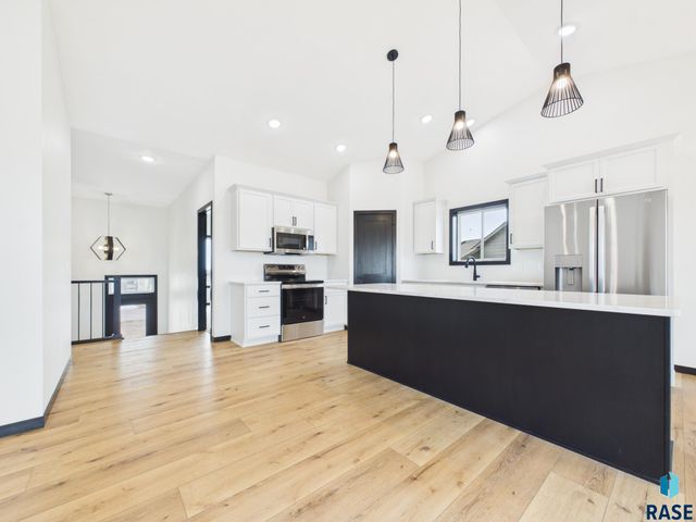 6808 E Dugout Ln Lane, Sioux Falls, SD 57110