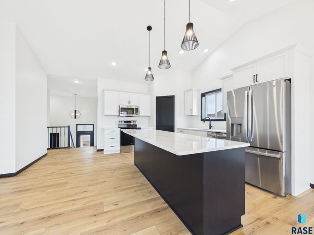 6808 E Dugout Ln Lane, Sioux Falls, SD 57110