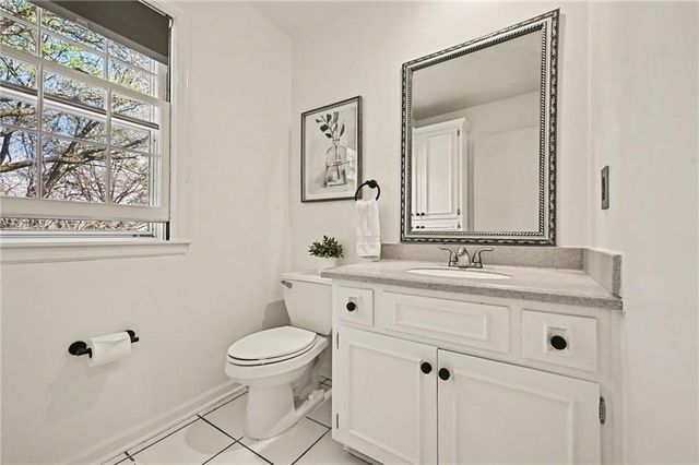 10230 Knox Drive, Overland Park, KS 66212