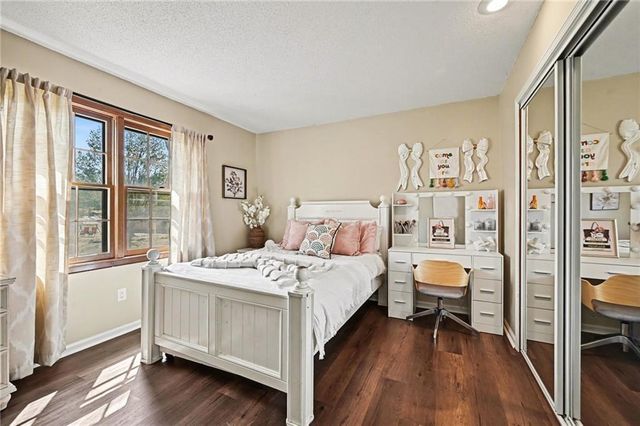 10230 Knox Drive, Overland Park, KS 66212