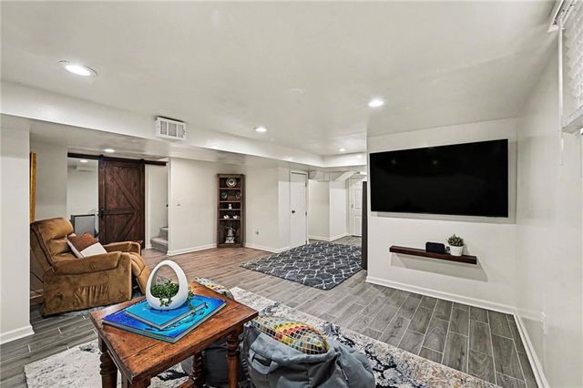 10230 Knox Drive, Overland Park, KS 66212