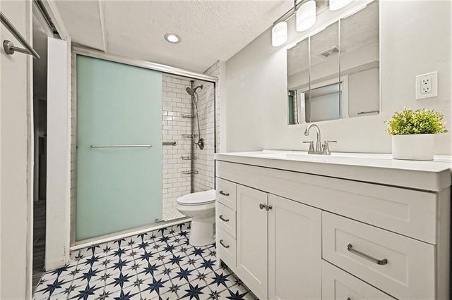 10230 Knox Drive, Overland Park, KS 66212