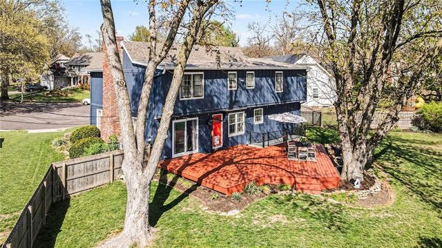 10230 Knox Drive, Overland Park, KS 66212