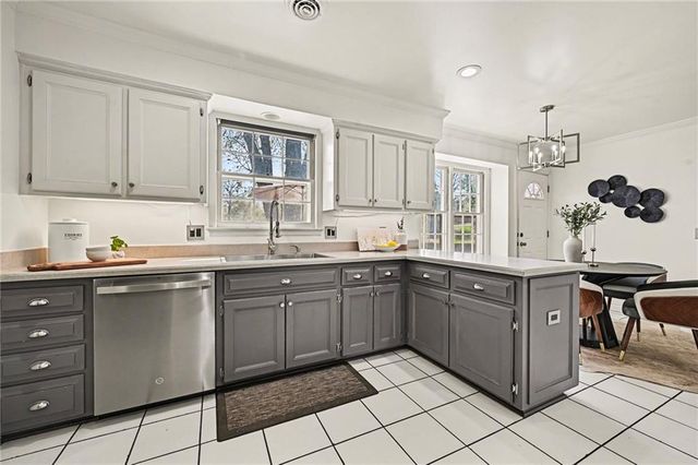 10230 Knox Drive, Overland Park, KS 66212