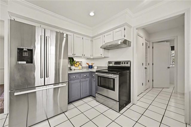 10230 Knox Drive, Overland Park, KS 66212