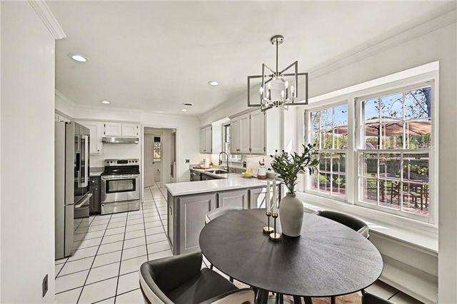 10230 Knox Drive, Overland Park, KS 66212