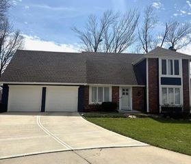 10230 Knox Drive, Overland Park, KS 66212