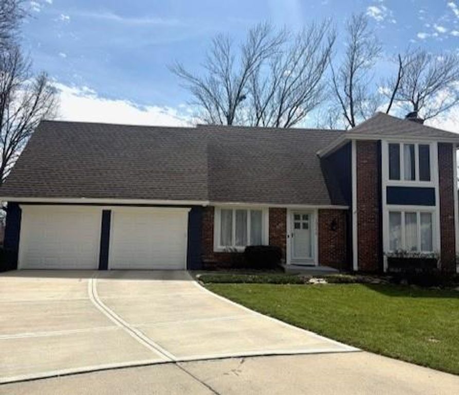 10230 Knox Drive, Overland Park, KS 66212