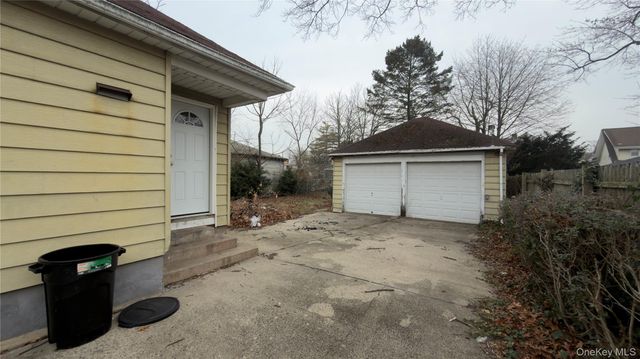 225 Church Street 2, Freeport, NY 11520