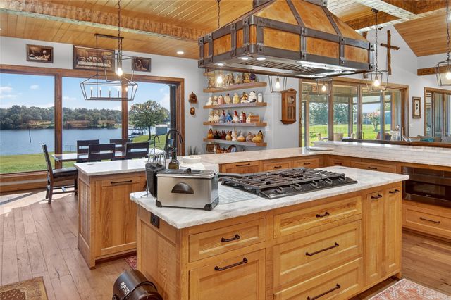 3016 W HWY 154, Quitman, TX 75783