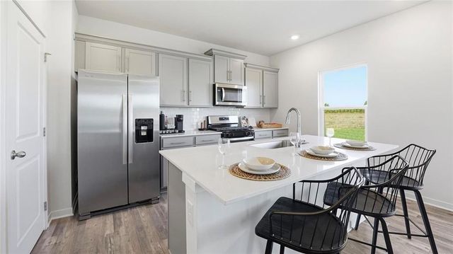 19606 W 200th Terrace, Spring Hill, KS 66083